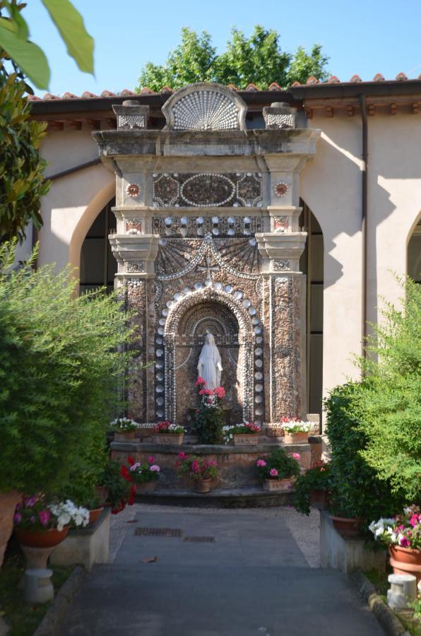 피사 Casa Per Ferie Religiosa Figlie Di Nazareth B&B 외부 사진