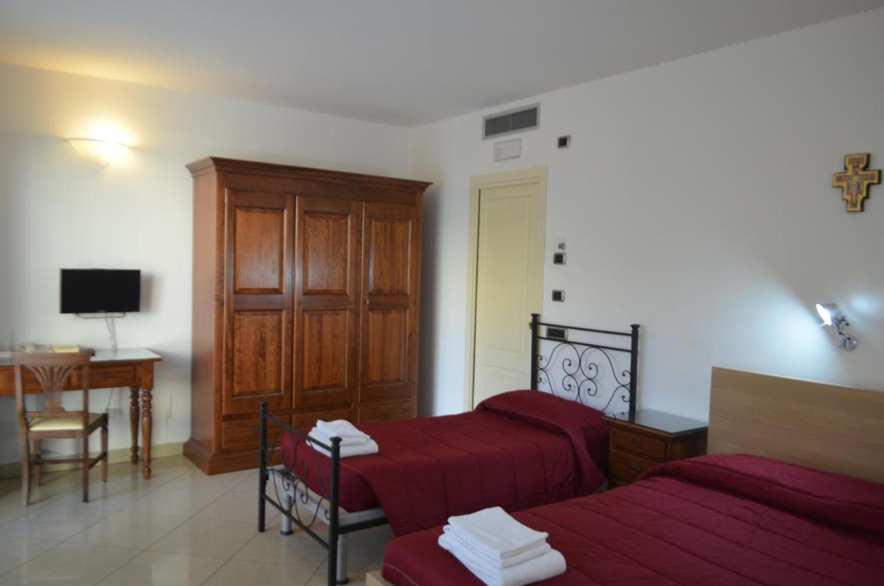 피사 Casa Per Ferie Religiosa Figlie Di Nazareth B&B 외부 사진