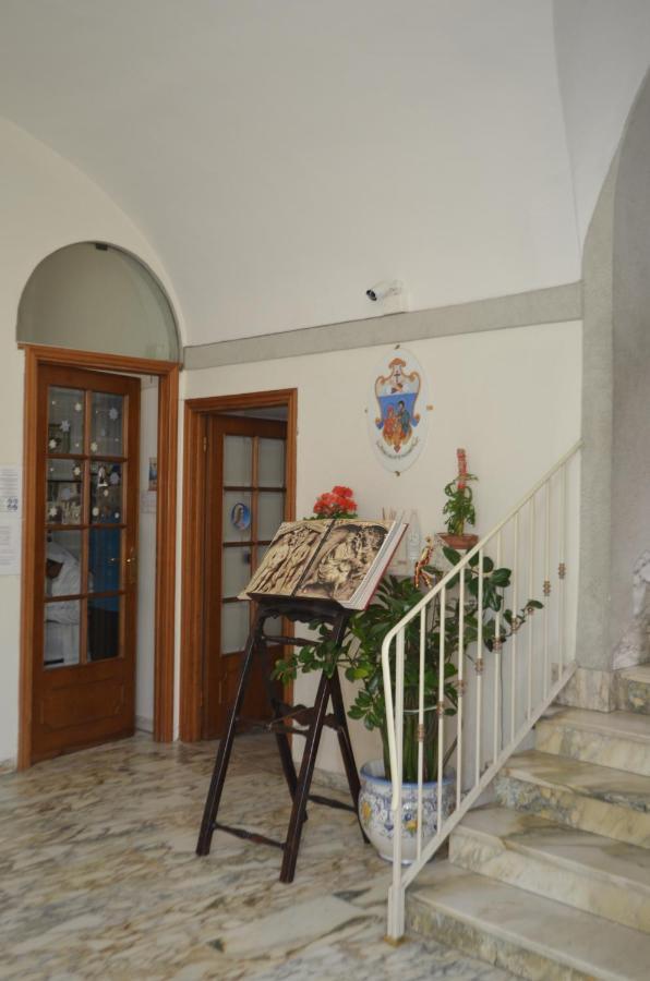 피사 Casa Per Ferie Religiosa Figlie Di Nazareth B&B 외부 사진